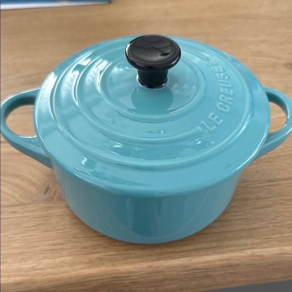 Le Creuset Turquoise Cast Iron Dutch Oven